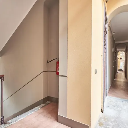 Elegante Minimal Dai Tocchi Botanici Milan