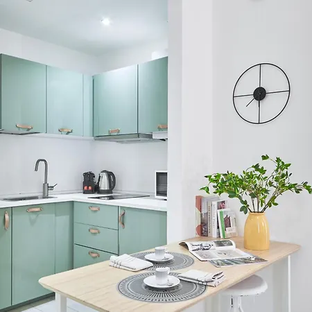 Elegante Minimal Dai Tocchi Botanici Milan
