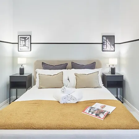 Elegante Minimal Dai Tocchi Botanici Milano